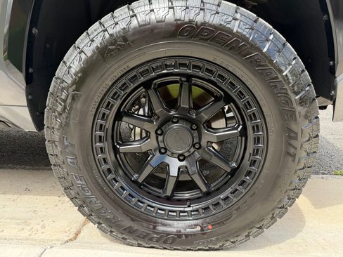 Used 2025 Toyota Tundra Platinum w/ Tow Tech Package AWD/4WD image 2