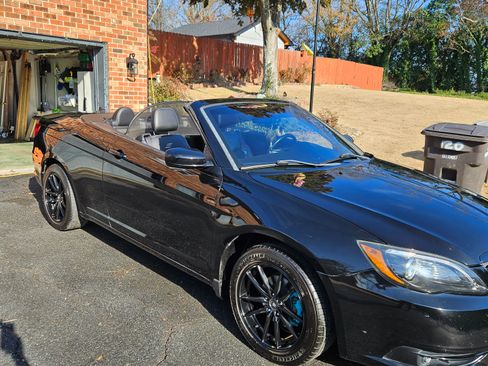 Used 2011 Chrysler 200 S image 6