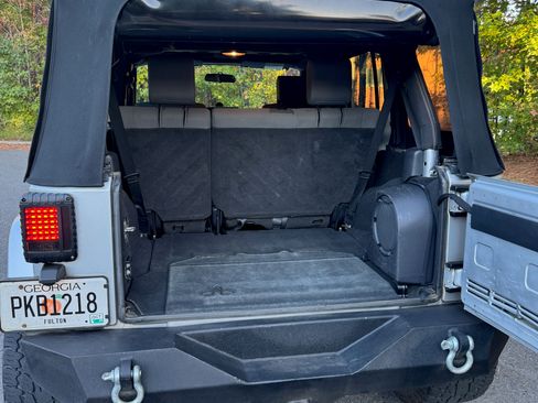 Used 2008 Jeep Wrangler Unlimited Sahara w/ Trailer Tow Group image 12