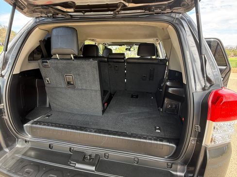 Used 2012 Toyota 4Runner Limited AWD/4WD image 19