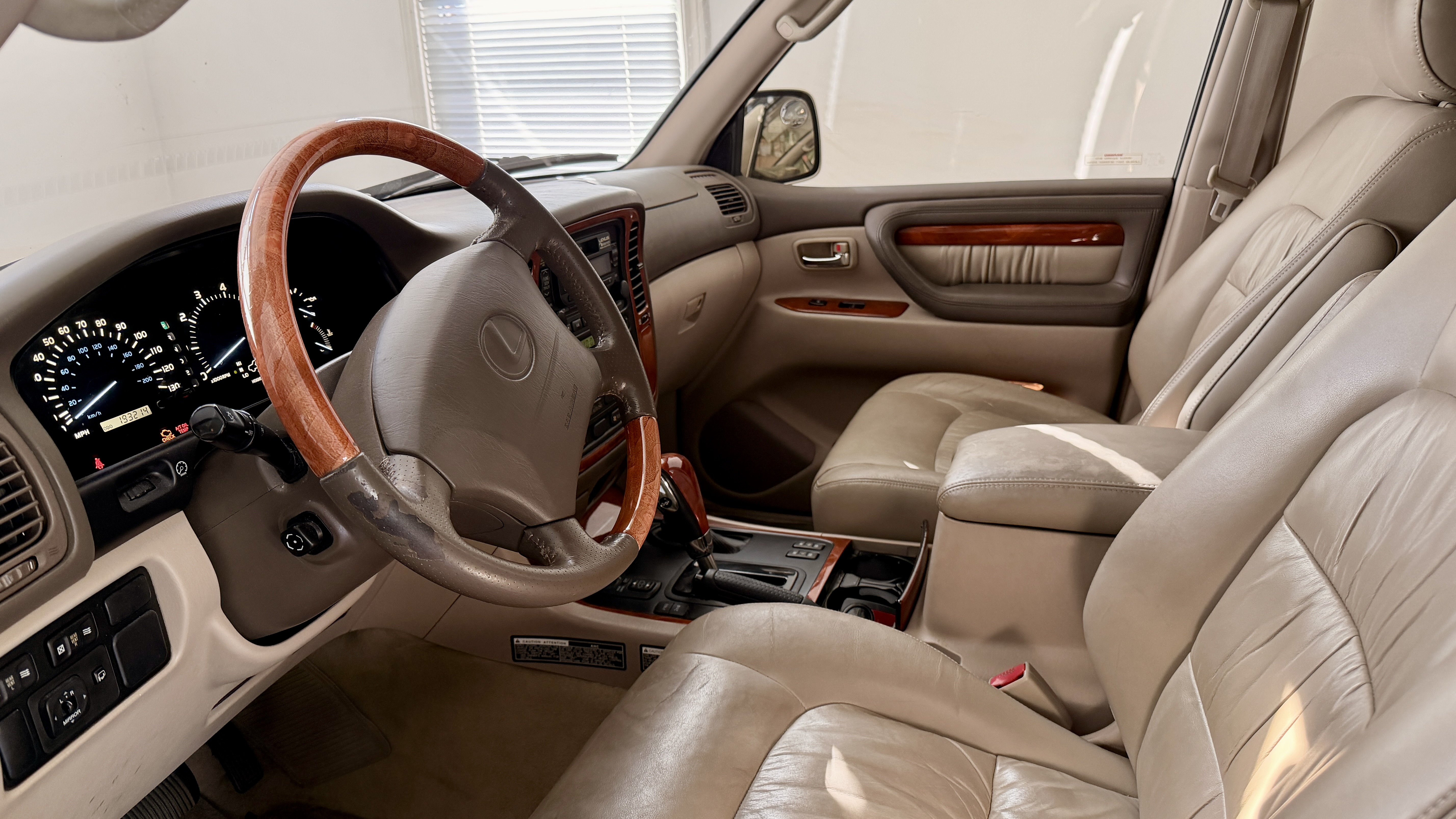 Used 2000 Lexus LX 470 4WD image 14