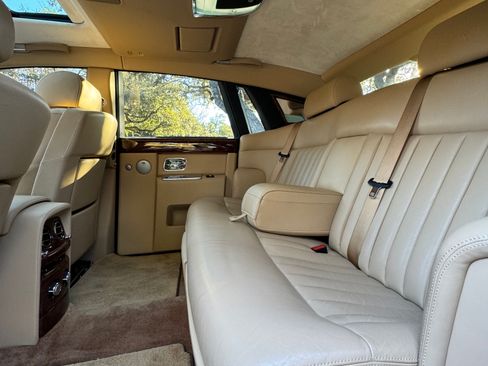 Used 2007 Rolls-Royce Phantom Sedan image 9