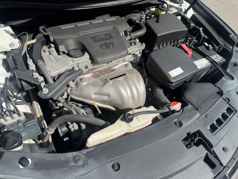 Used 2016 Toyota Camry LE image 16