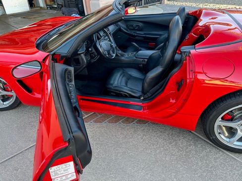 Used 2000 Chevrolet Corvette Convertible w/ Memory Pkg image 5
