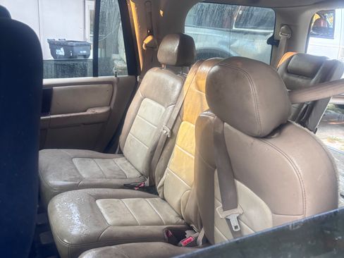 Used 2005 Ford Expedition Eddie Bauer RWD image 8