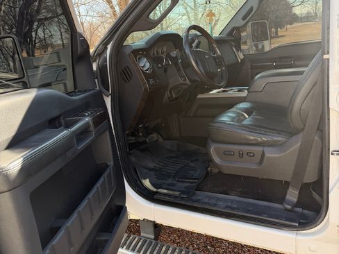 Used 2016 Ford F350 Platinum w/ FX4 Off-Road Package AWD/4WD image 13
