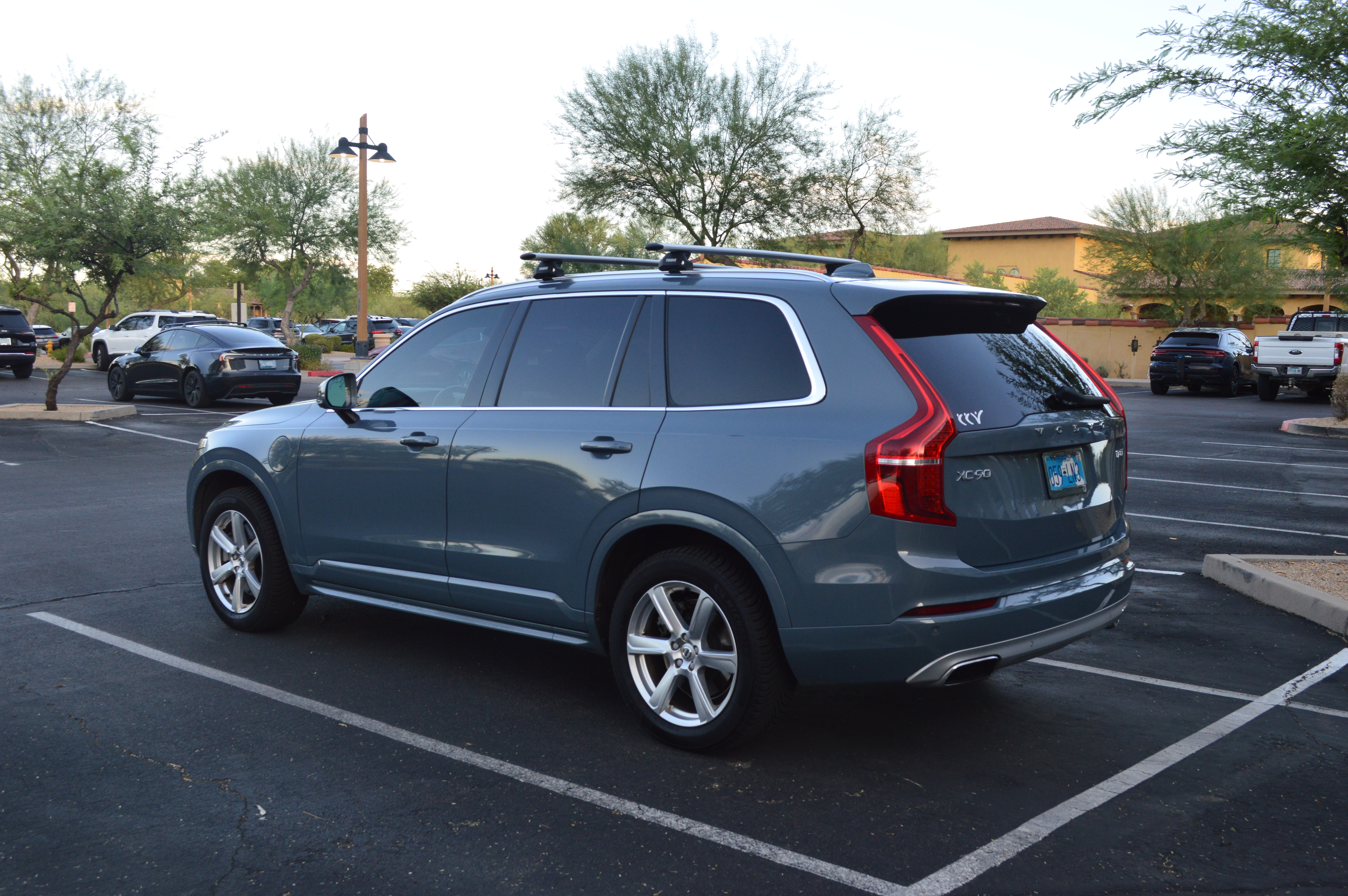 Used 2020 Volvo XC90 T8 Momentum AWD/4WD image 5