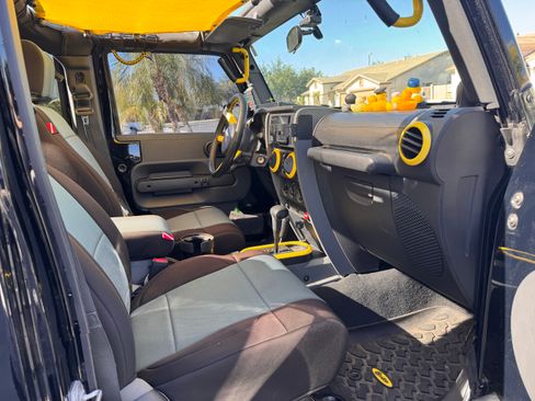 Used 2008 Jeep Wrangler Unlimited Sahara image 11