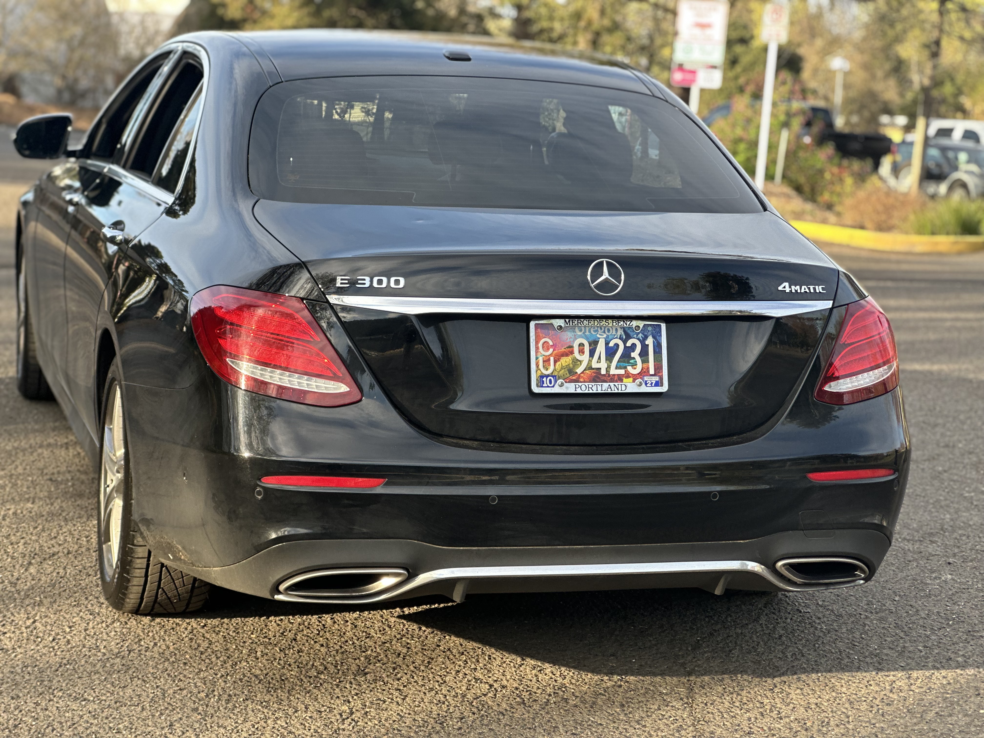 Used 2017 Mercedes-Benz E 300 4MATIC image 5