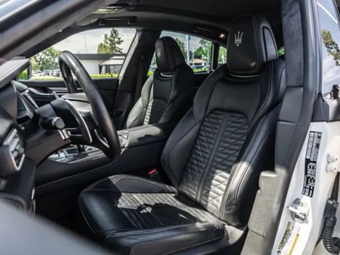 Used 2019 Maserati Levante Trofeo image 5