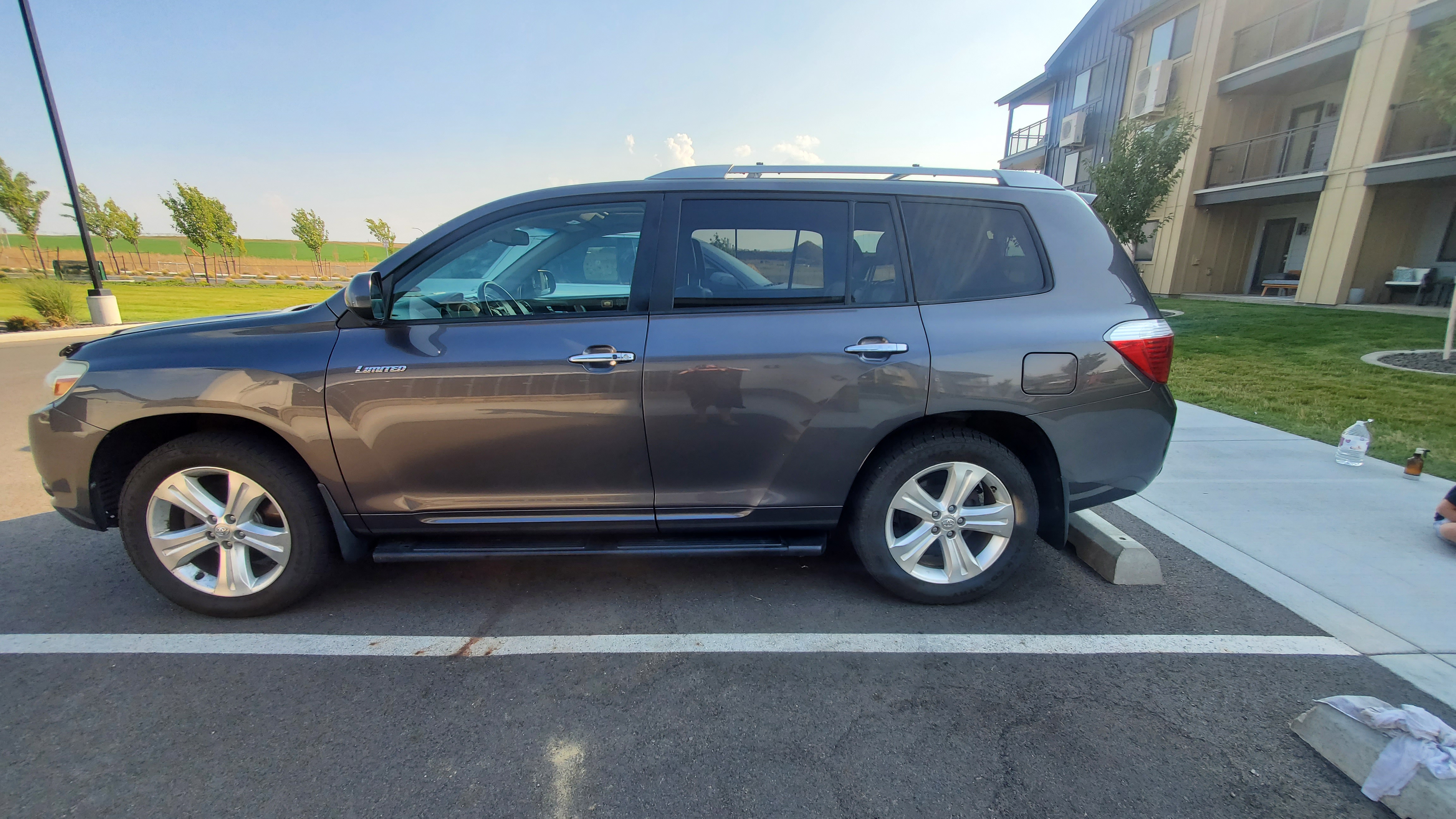 Used 2008 Toyota Highlander Limited w/ Tow Pkg AWD/4WD image 4