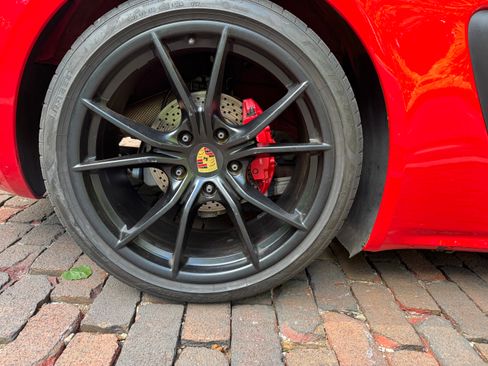 Used 2018 Porsche 718 Cayman GTS RWD image 16