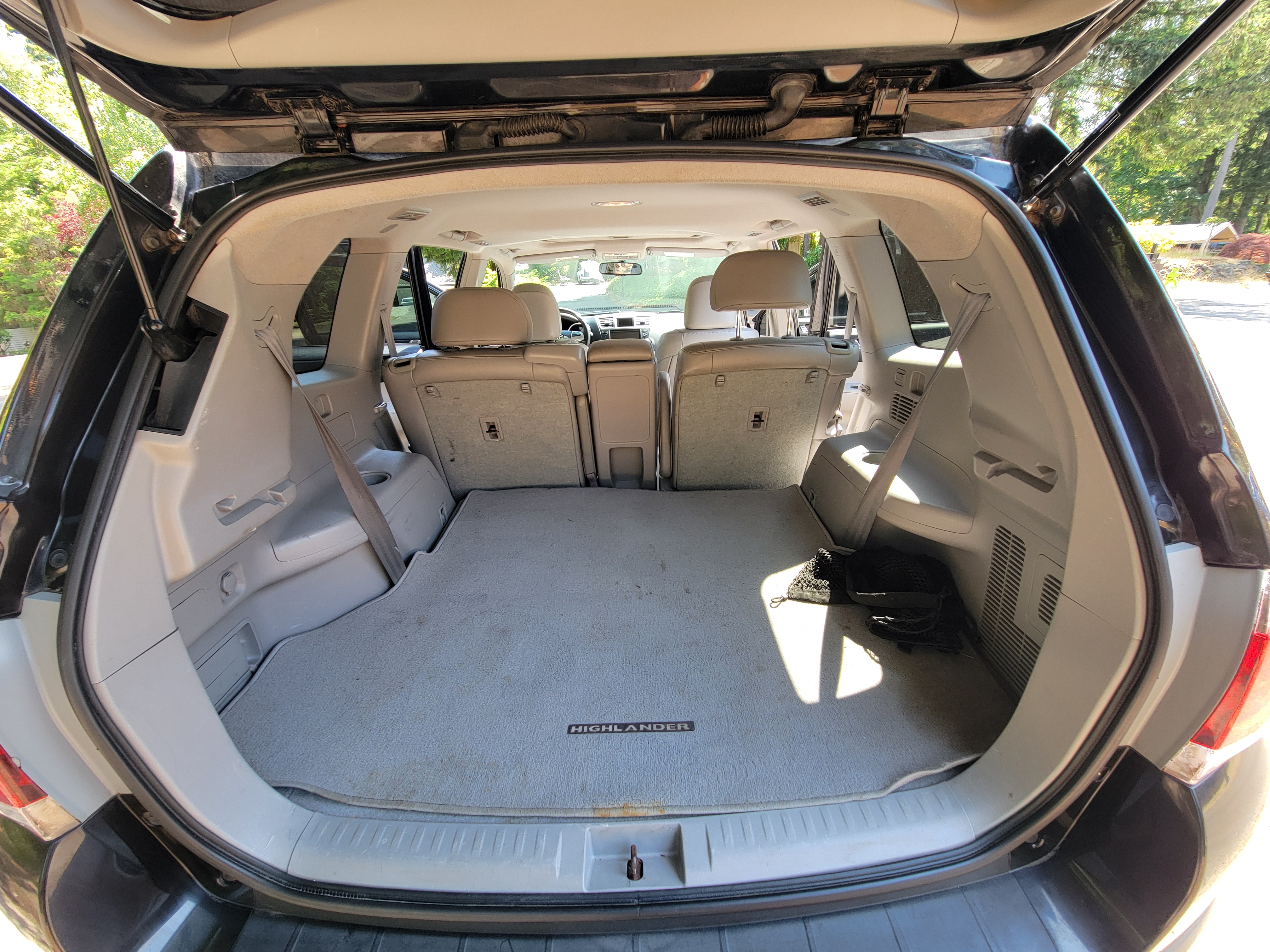 Used 2011 Toyota Highlander Limited w/ Tow Pkg AWD/4WD image 18