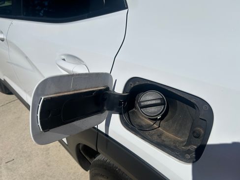 Used 2021 Chevrolet TrailBlazer LT w/ Sun and Liftgate Package image 8