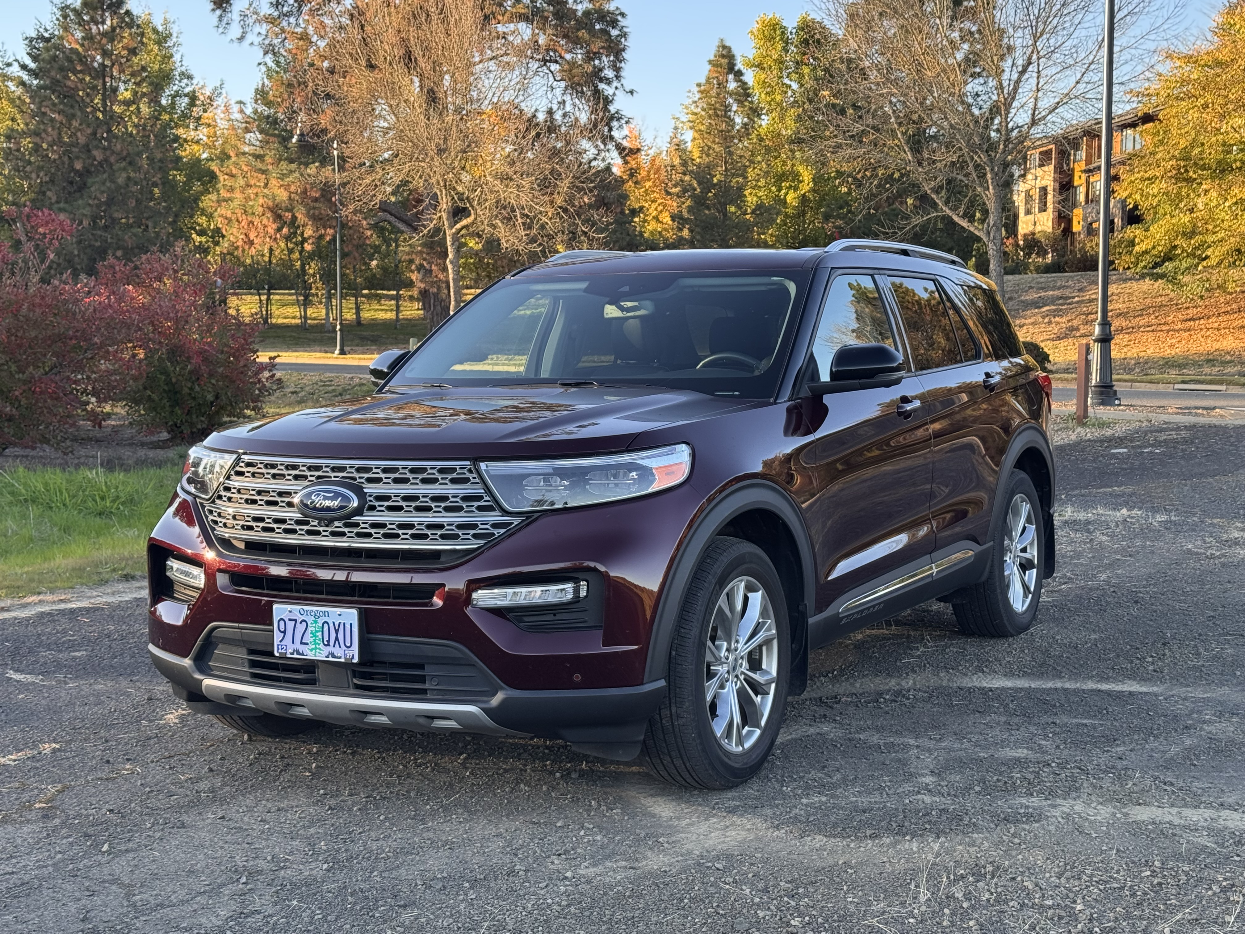 Used 2022 Ford Explorer Limited w/ Equipment Group 301A AWD/4WD image 17