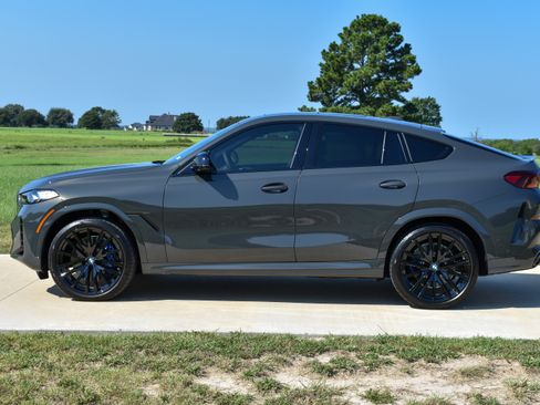 Used 2026 BMW X6 M60i AWD/4WD image 9