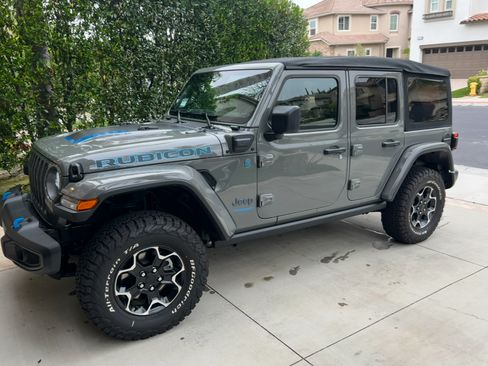 Used 2022 Jeep Wrangler Unlimited Rubicon 4xe w/ Safety Group image 2