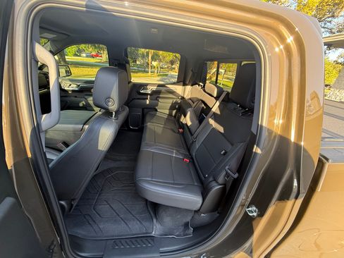 Used 2023 Chevrolet Silverado 1500 LTZ w/ Technology Package image 10