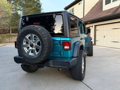 Used 2019 Jeep Wrangler Unlimited Sport S image 5