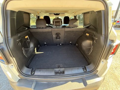 Used 2017 Jeep Renegade Altitude image 13