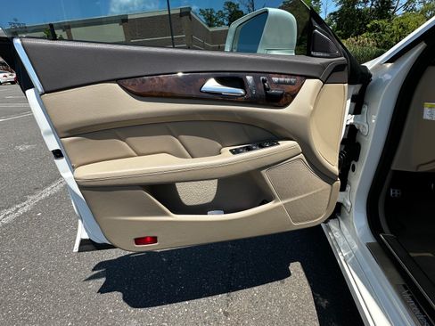 Used 2014 Mercedes-Benz CLS 550 4MATIC image 13