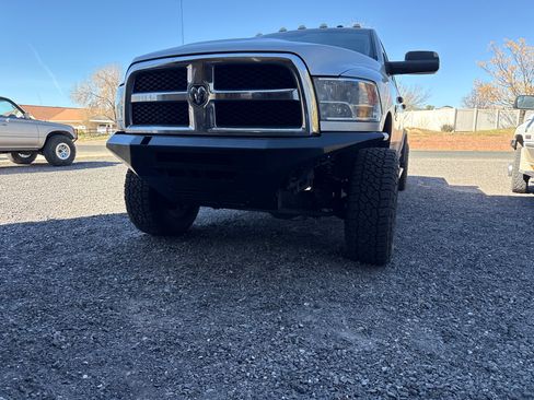 Used 2017 RAM 3500 SLT w/ Luxury Group image 5