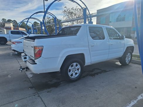 Used 2006 Honda Ridgeline RTS image 2