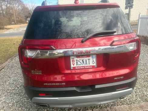 Used 2023 GMC Acadia SLE w/ Driver Convenience Package image 12