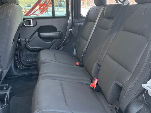 Used 2022 Jeep Wrangler Unlimited Sport image 16