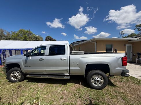Used 2015 Chevrolet Silverado 2500 LT w/ LT Convenience Package image 1