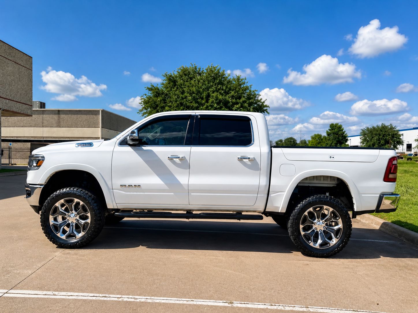 Used 2020 RAM 1500 Laramie RWD image 4