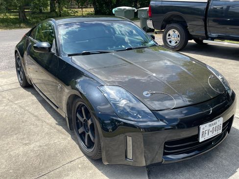 Used 2006 Nissan 350Z Touring w/ (N93) Cargo Convenience Pkg image 2
