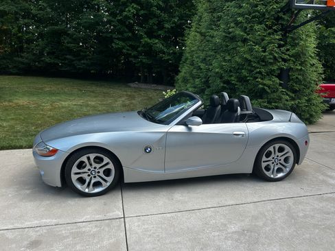 Used 2004 BMW Z4 3.0i RWD image 10
