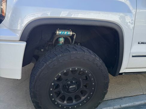 Used 2018 GMC Sierra 1500 Denali w/ Denali Ultimate Package image 5