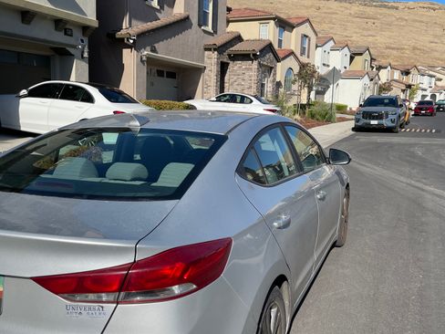 Used 2018 Hyundai Elantra SEL FWD image 20