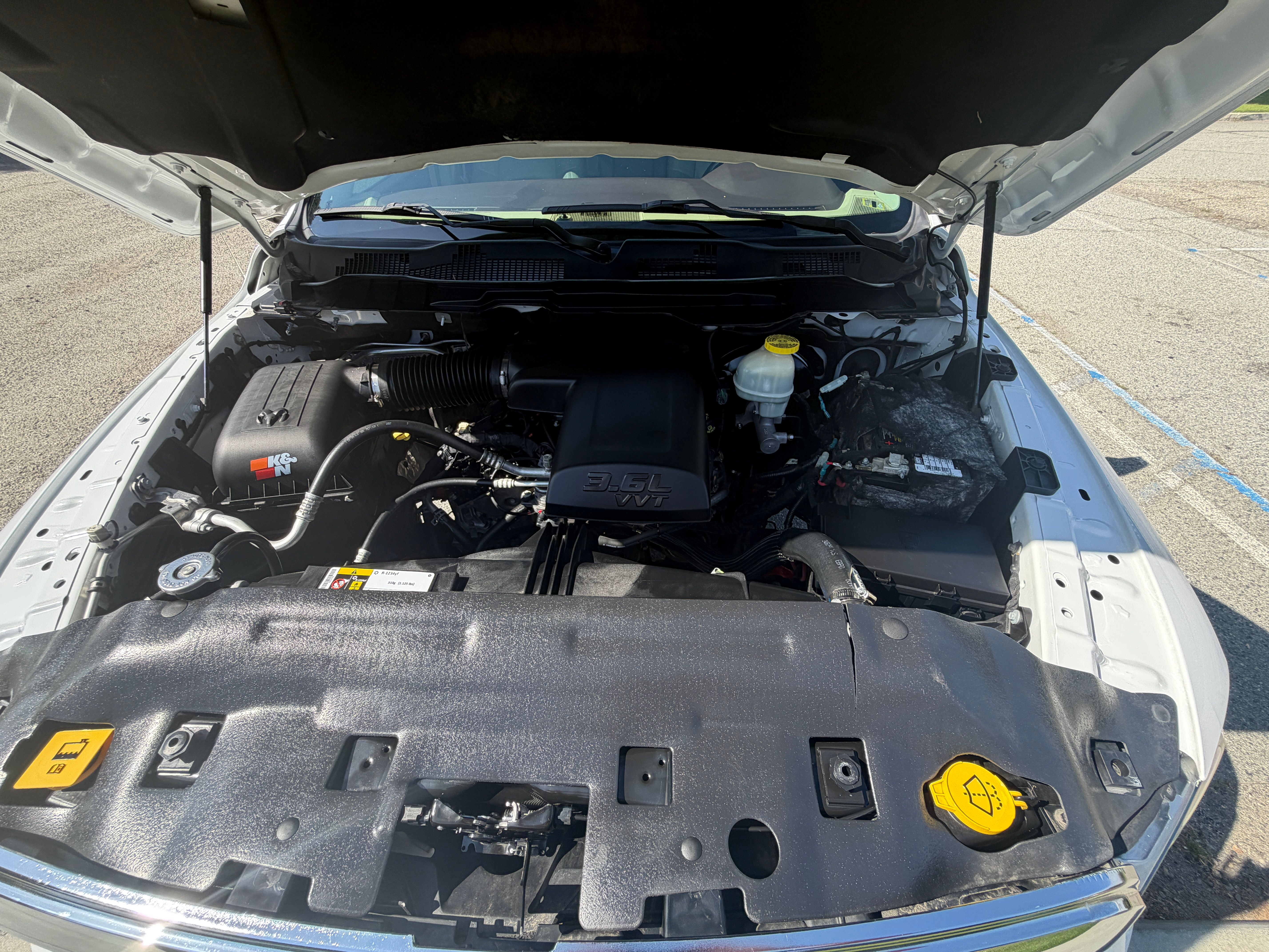 Used 2018 RAM 1500 Laramie RWD image 15