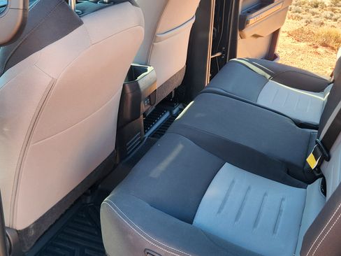 Used 2024 Toyota Tacoma TRD Off-Road image 15