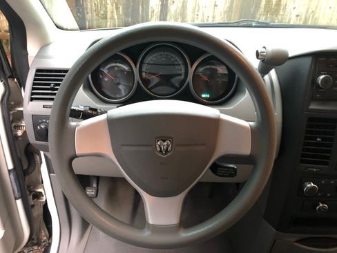 Used 2008 Dodge Grand Caravan SE image 13