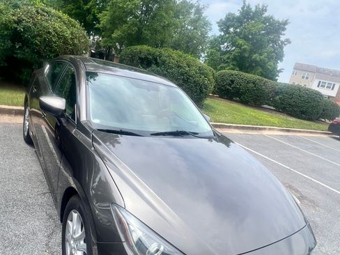 Used 2014 MAZDA MAZDA3 i Touring w/ Technology Package FWD image 1