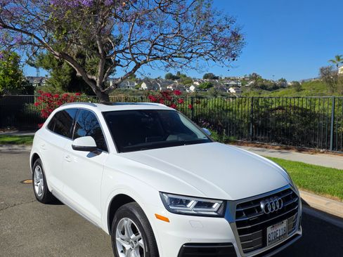 Used 2018 Audi Q5 2.0T Premium Plus w/ Premium Plus Package image 9