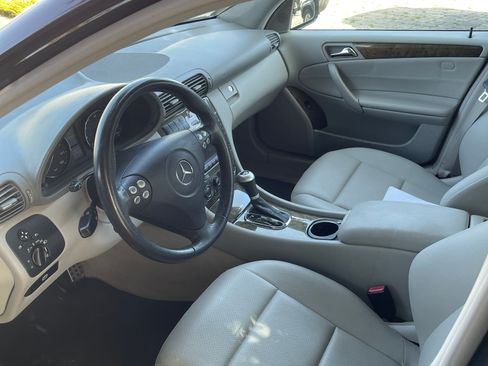 Used 2007 Mercedes-Benz C 230 Sedan image 5