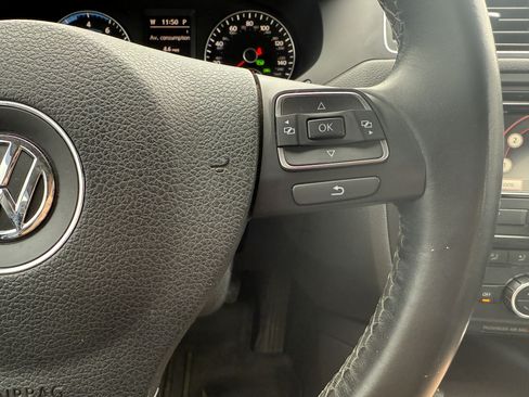 Used 2013 Volkswagen Jetta SEL Premium image 30