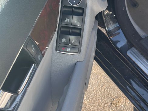 Used 2008 Mercedes-Benz C 300 C 300 4MATIC Luxury Sedan 4D image 9