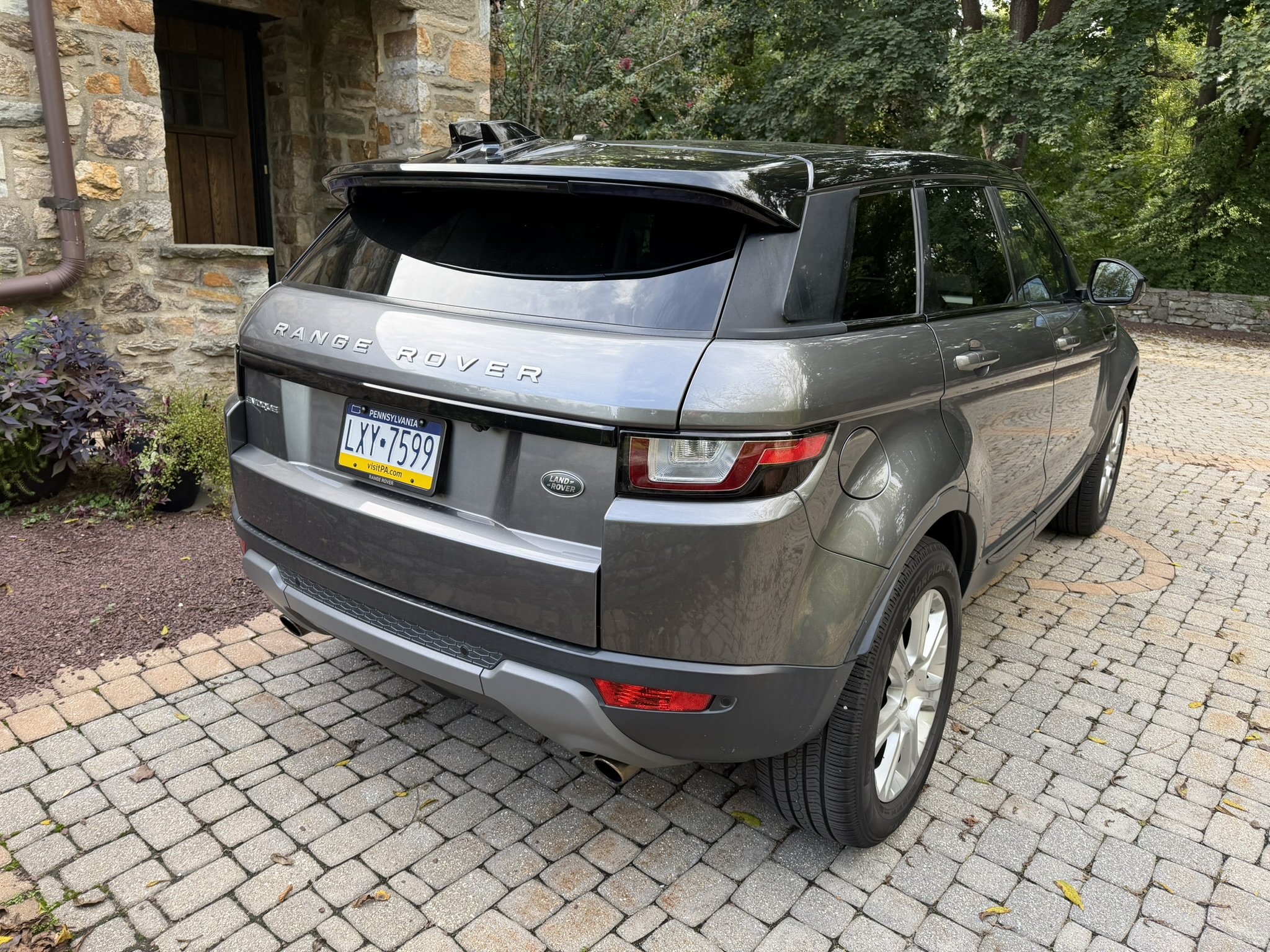 Used 2017 Land Rover Range Rover Evoque SE AWD/4WD image 5
