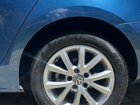 Used 2015 Volkswagen Jetta SE FWD image 6