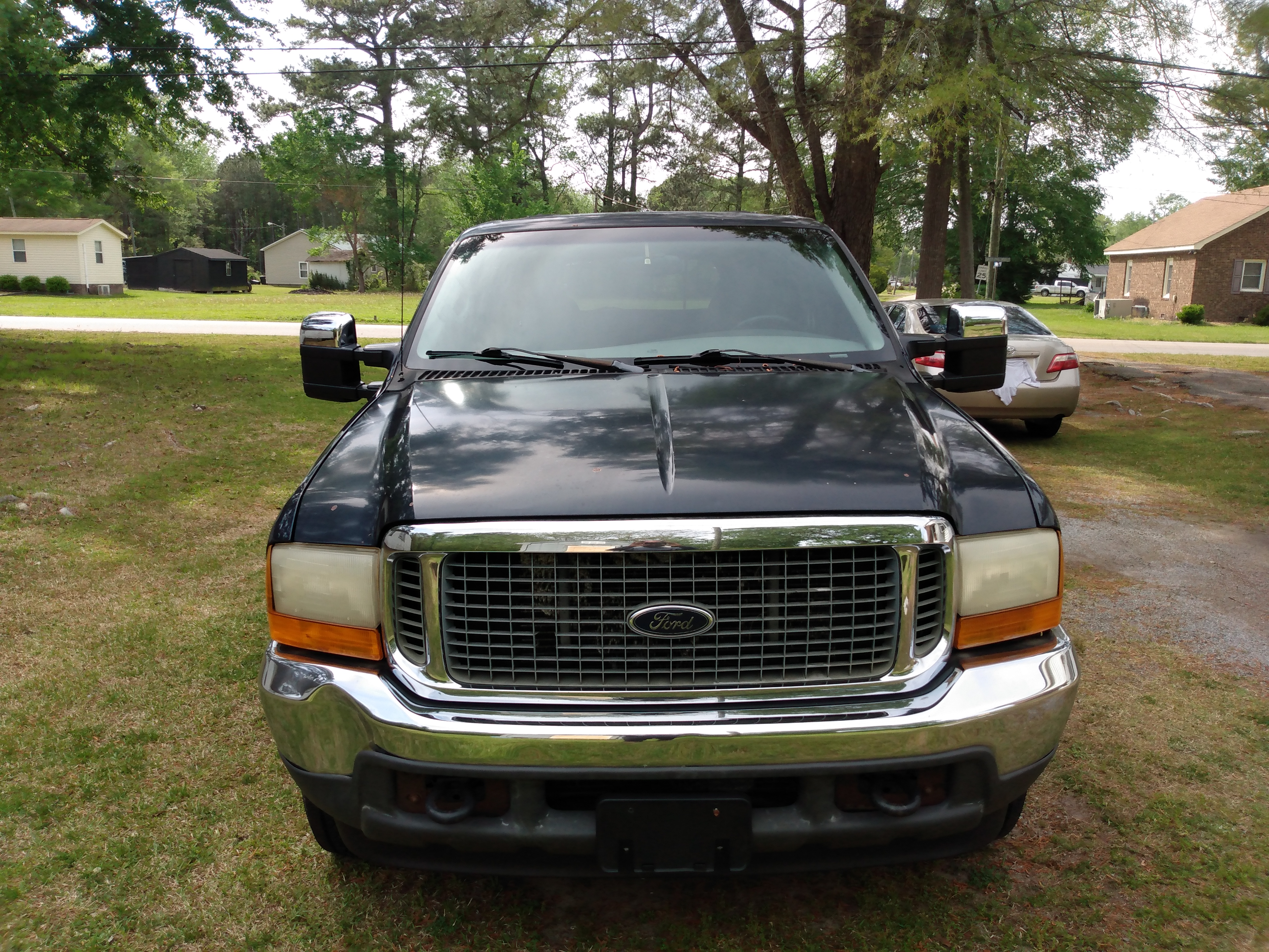 Used 2001 Ford Excursion XLT AWD/4WD image 1