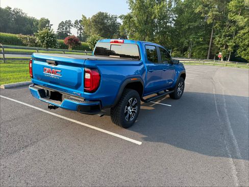 Used 2023 GMC Canyon AT4 w/ AT4 Premium Package AWD/4WD image 6