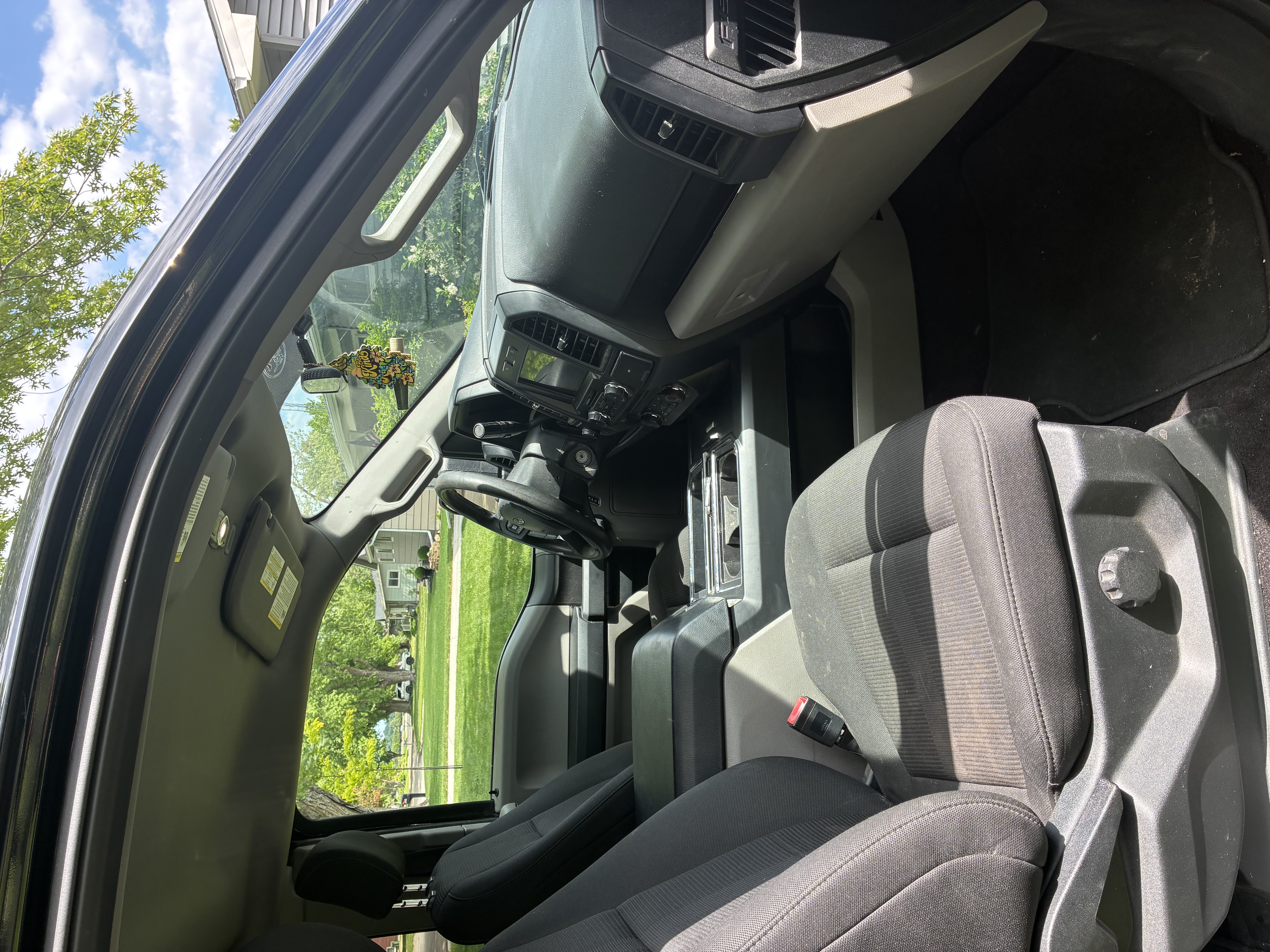 Used 2018 Ford F150 XL w/ Equipment Group 101A Mid AWD/4WD image 9