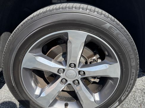 Used 2021 Jeep Grand Cherokee L Limited image 32