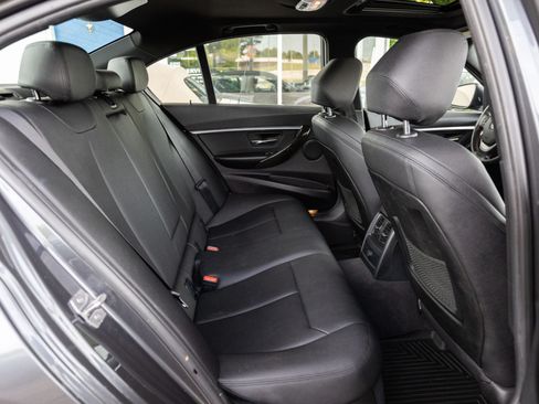 Used 2017 BMW 330i xDrive Sedan w/ Premium Package image 27
